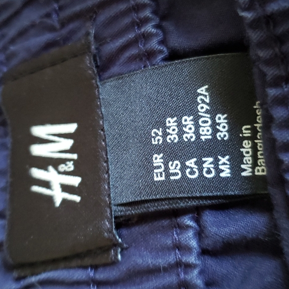 36R H&M Navy Blue Shorts - Picture 2 of 4